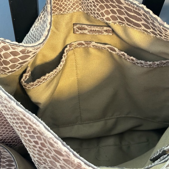 G.I.L.I. Got it Love It Python Leather Slouchy Hobo Style Bag - Picture 5 of 8